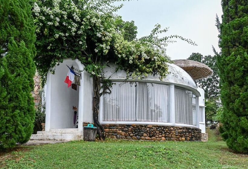 Swiss Valley Hip Resort