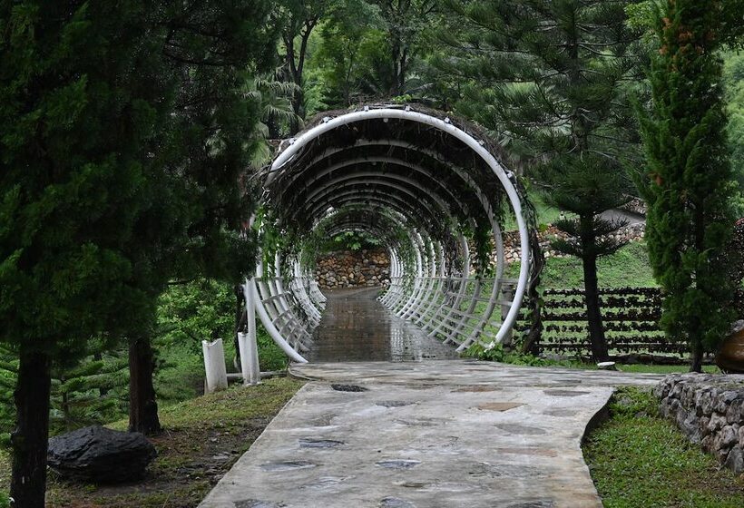 Swiss Valley Hip Resort