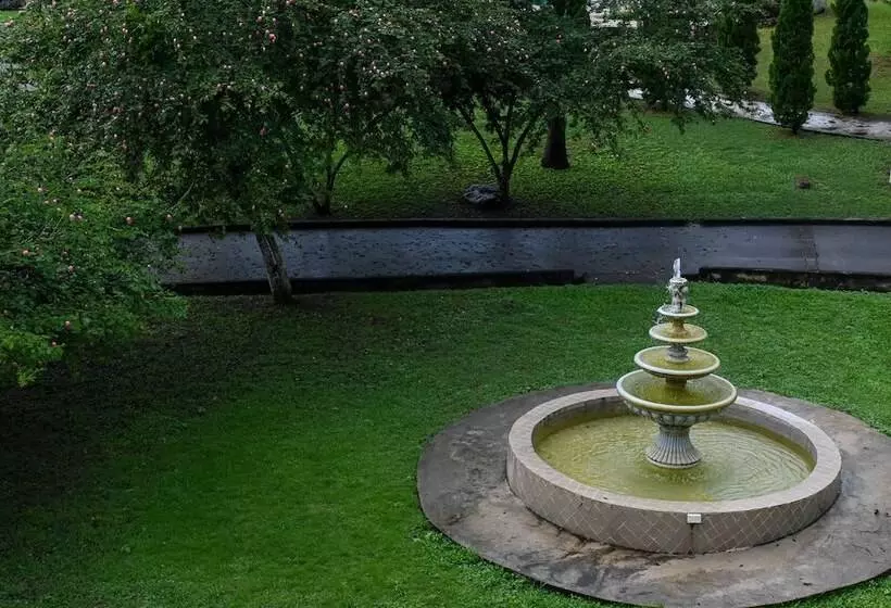 Swiss Valley Hip Resort