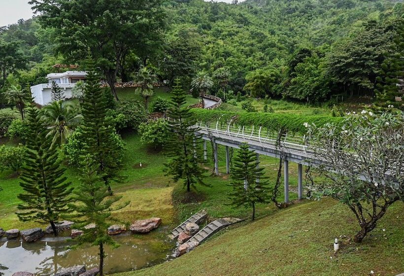 Swiss Valley Hip Resort