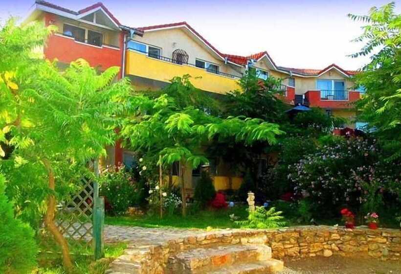 ユースホステル Jakuzzi