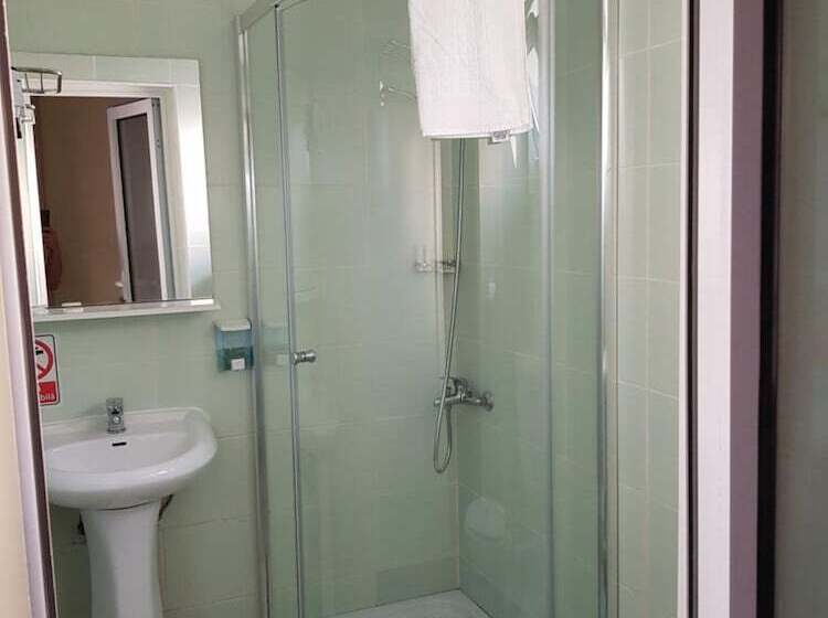 ユースホステル Jakuzzi