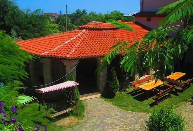 ユースホステル Jakuzzi