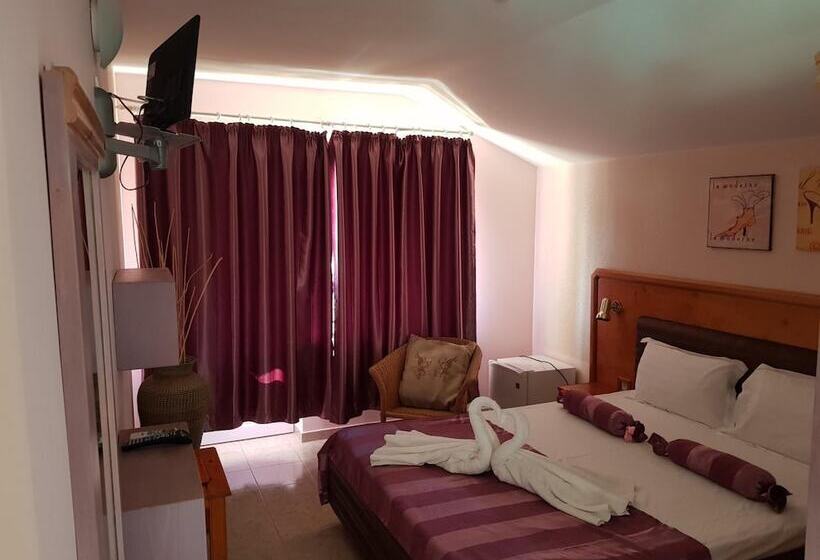 ユースホステル Jakuzzi