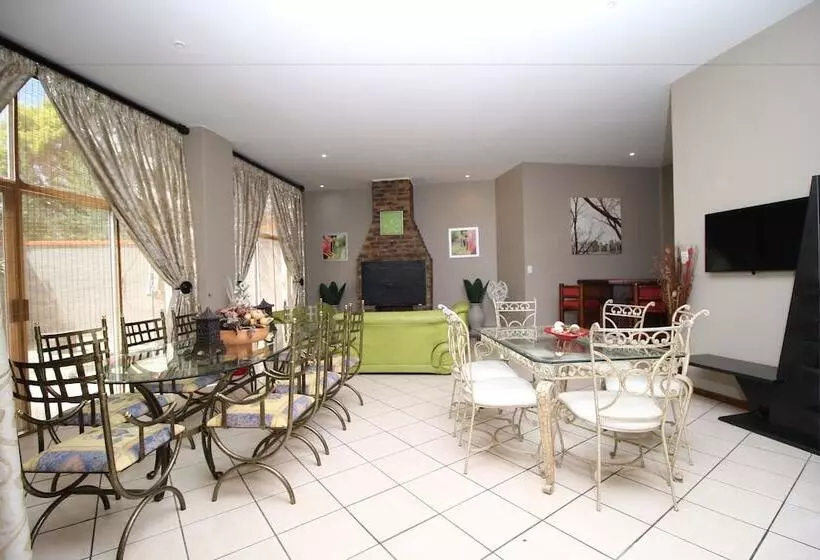 Aamiaismajoitus (B&B) Waterfall Guesthouse