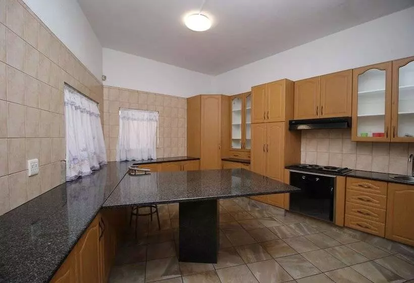 Aamiaismajoitus (B&B) Waterfall Guesthouse