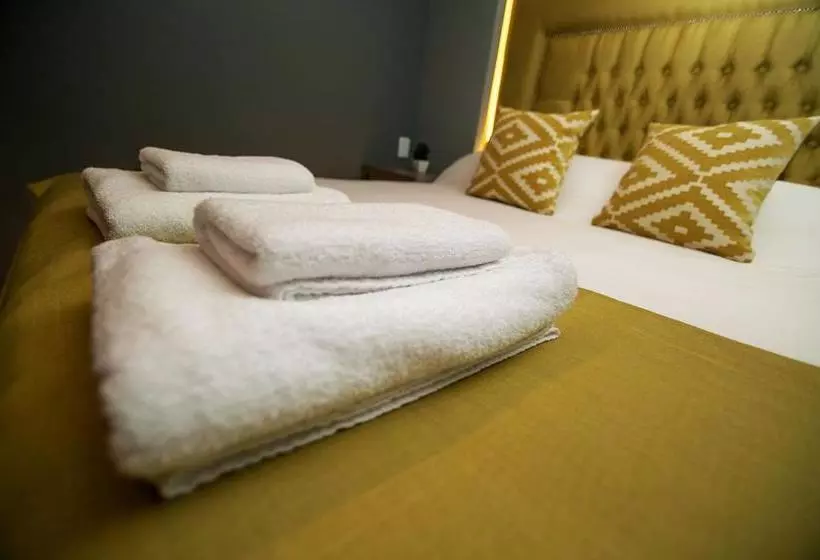 Hotelli Lg Golden Suites