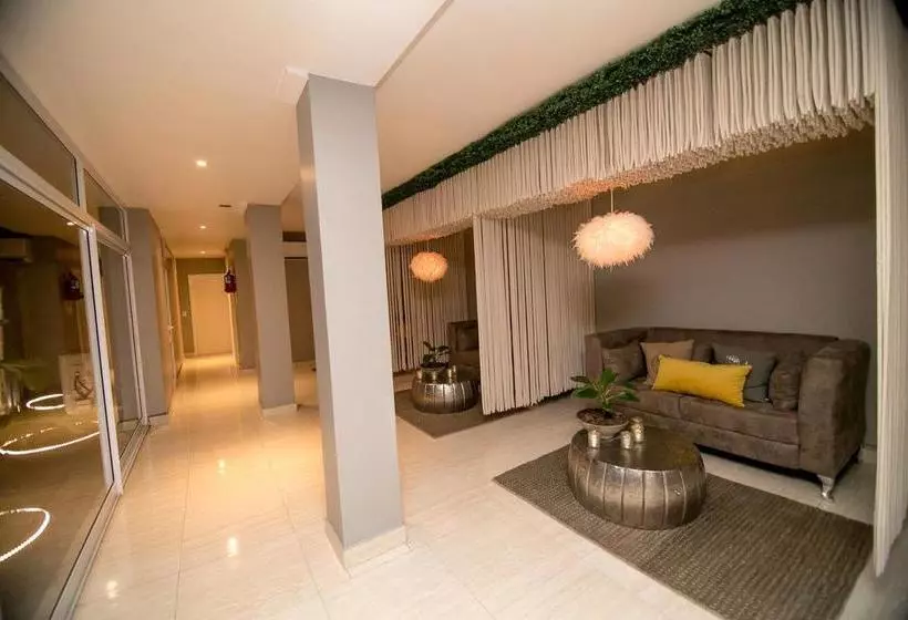 Hotelli Lg Golden Suites