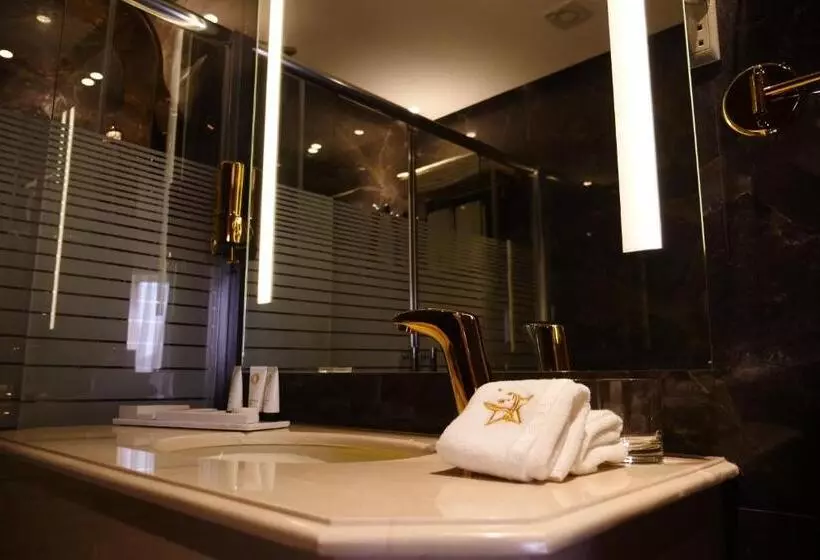 هتل Lumiere Des Etoile