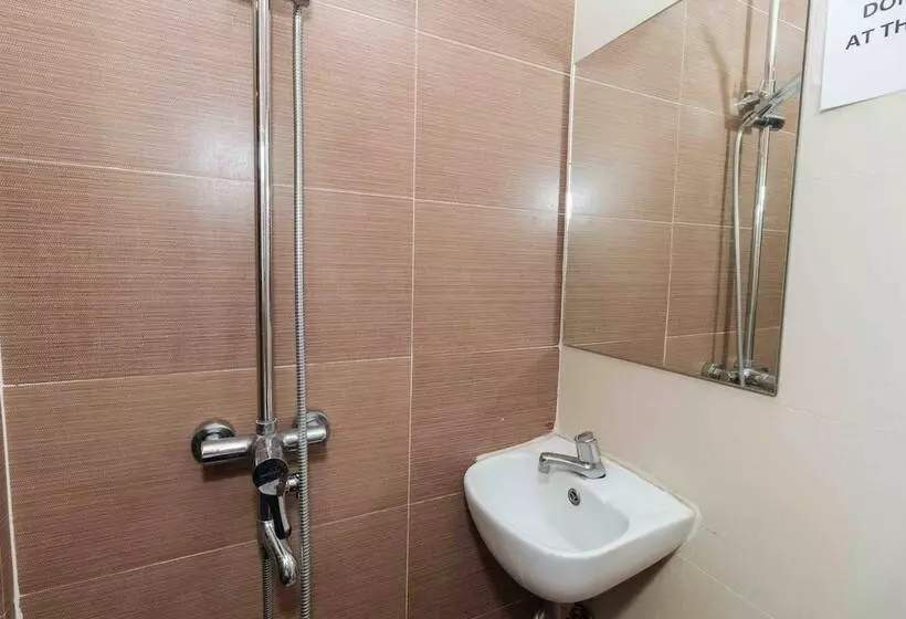 Hotelli Reddoorz At Dbuilders Rooms Ph1 Taguig