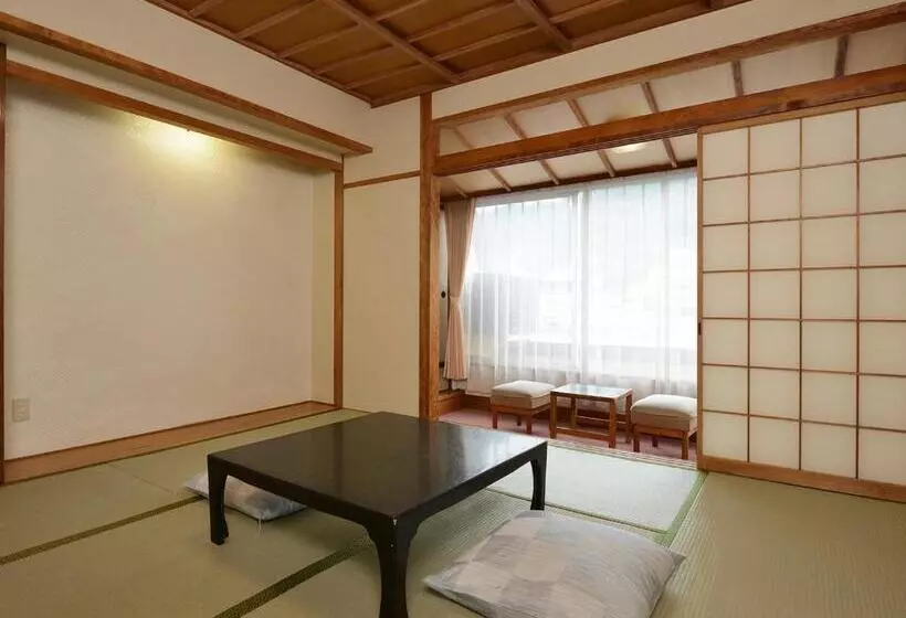 Ryokan Riverside Uedakan