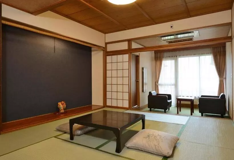 Ryokan Riverside Uedakan