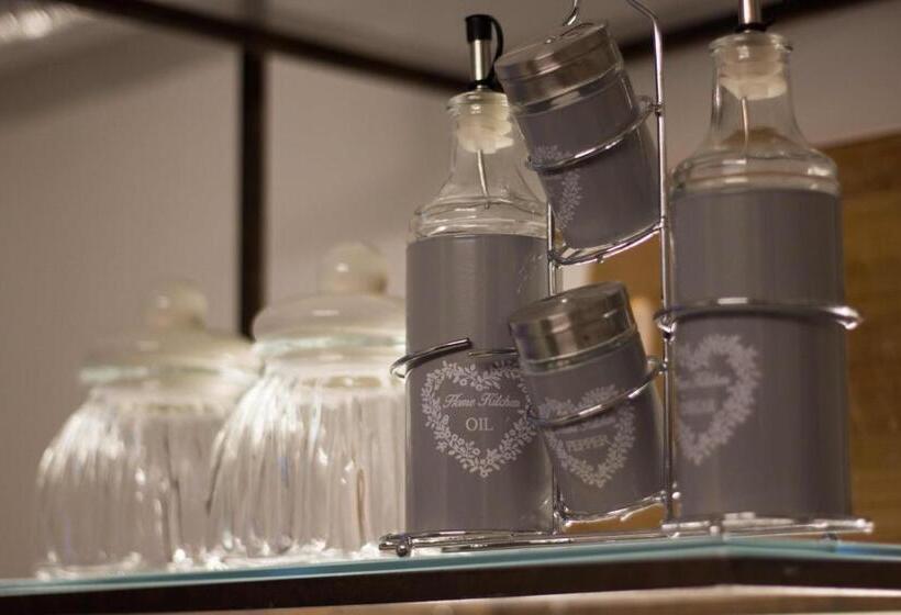 Bed and Breakfast Eremo Guest House Housea Travel