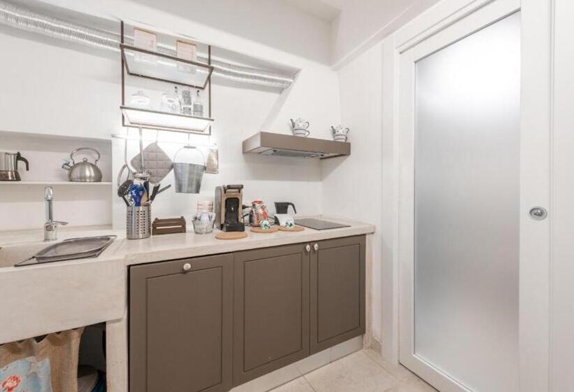 Bed and Breakfast Eremo Guest House Housea Travel