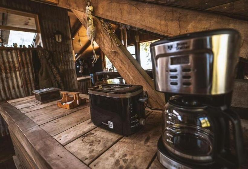 تختخواب و صبحانه Hostal Climb House