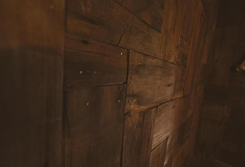 تختخواب و صبحانه Hostal Climb House