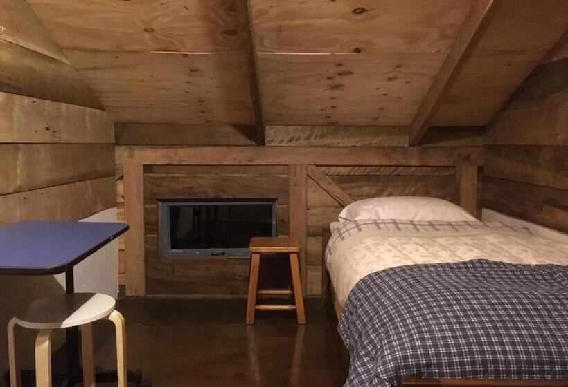 تختخواب و صبحانه Hostal Climb House