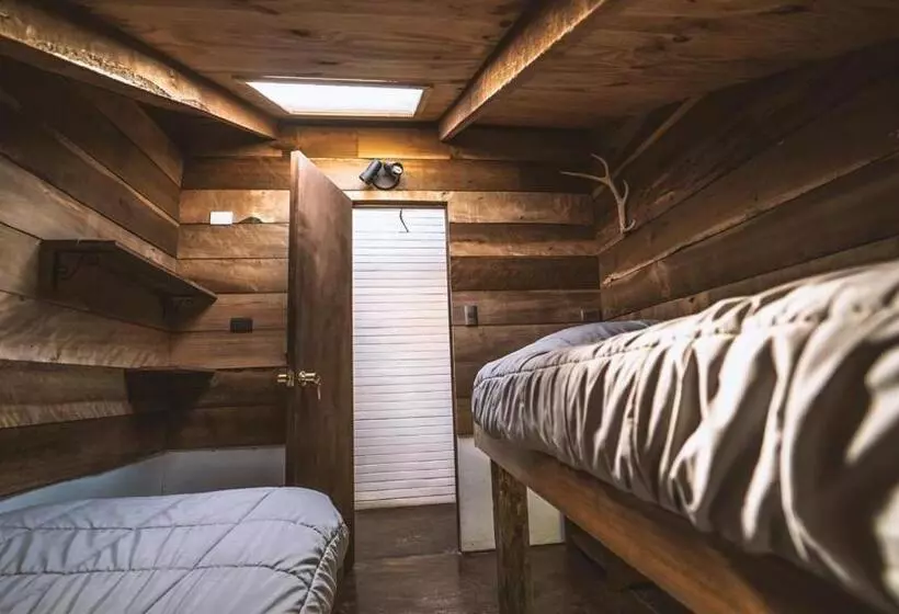 تختخواب و صبحانه Hostal Climb House