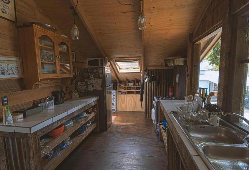 تختخواب و صبحانه Hostal Climb House