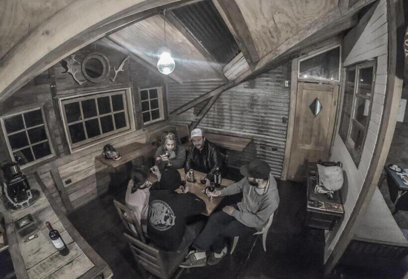 تختخواب و صبحانه Hostal Climb House