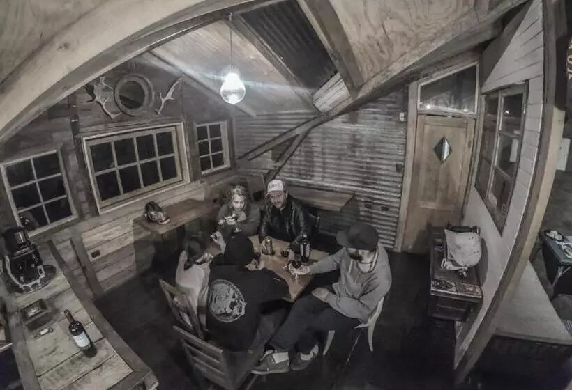 تختخواب و صبحانه Hostal Climb House