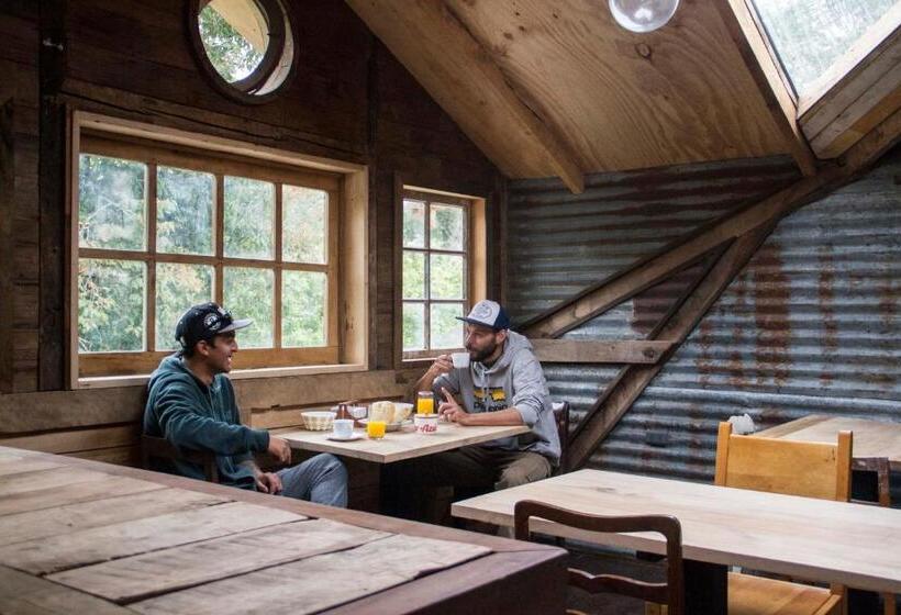 تختخواب و صبحانه Hostal Climb House