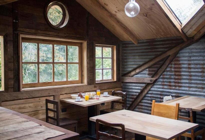 تختخواب و صبحانه Hostal Climb House