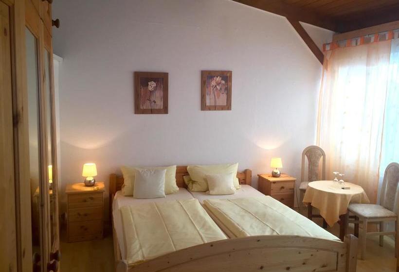 مبيت وإفطار Zur Reblaus