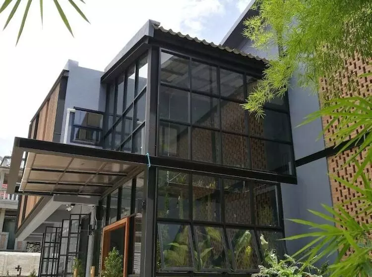 هتل Hug Inn Phrae