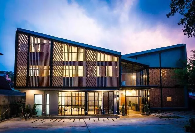 هتل Hug Inn Phrae