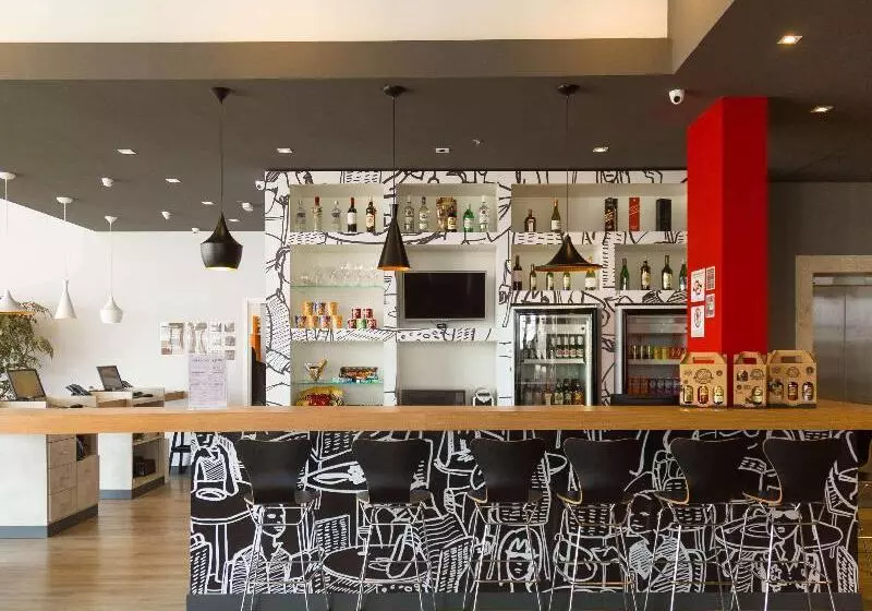 ホテル Ibis Lorena  Circuito Da Fe