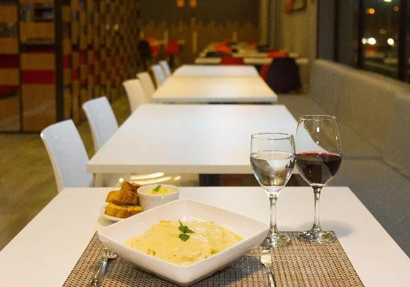 ホテル Ibis Lorena  Circuito Da Fe