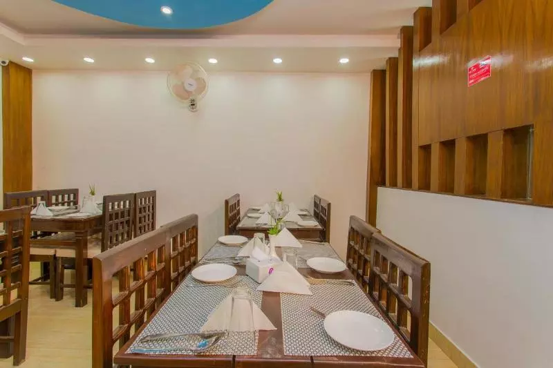 هتل Lakeside Pvt. Ltd
