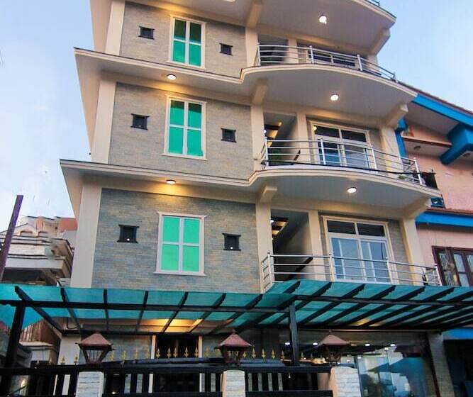 هتل Lakeside Pvt. Ltd