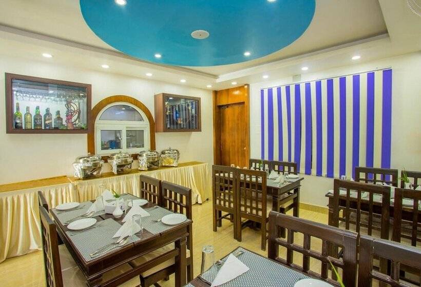 هتل Lakeside Pvt. Ltd