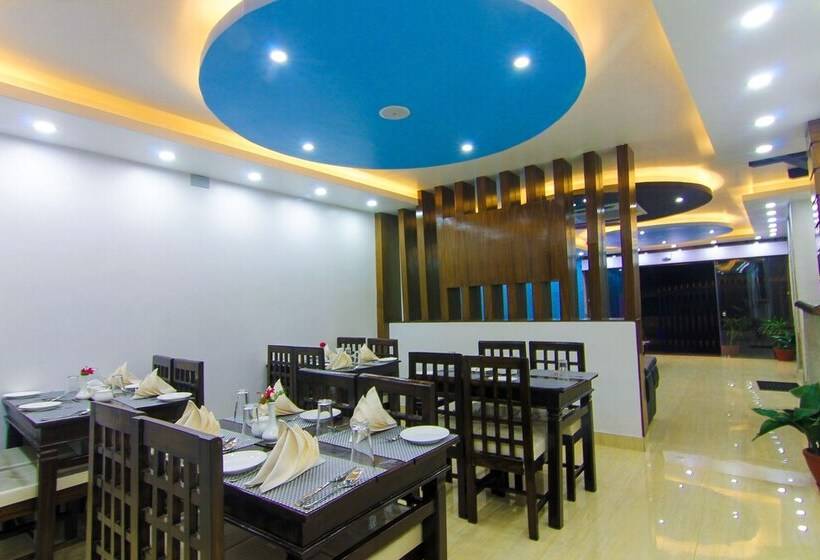 هتل Lakeside Pvt. Ltd