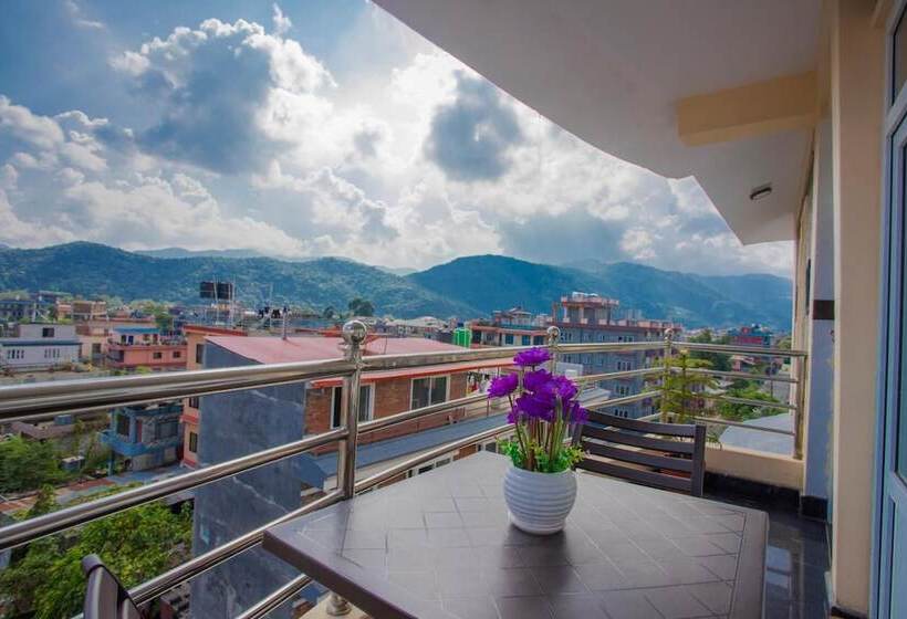 هتل Lakeside Pvt. Ltd