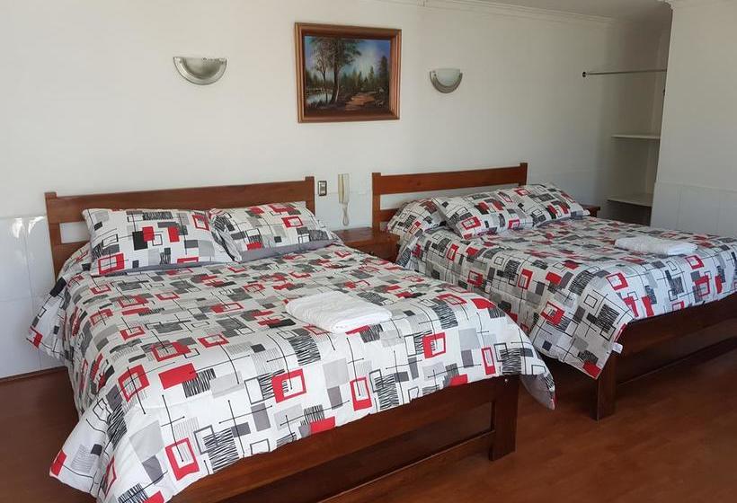 هتل Los Cardenales