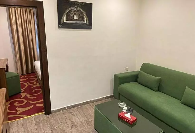 هتل Spark Plaza