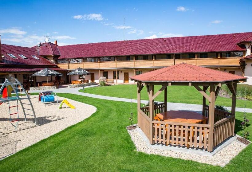 Курорт Wellness Penzion Medličky