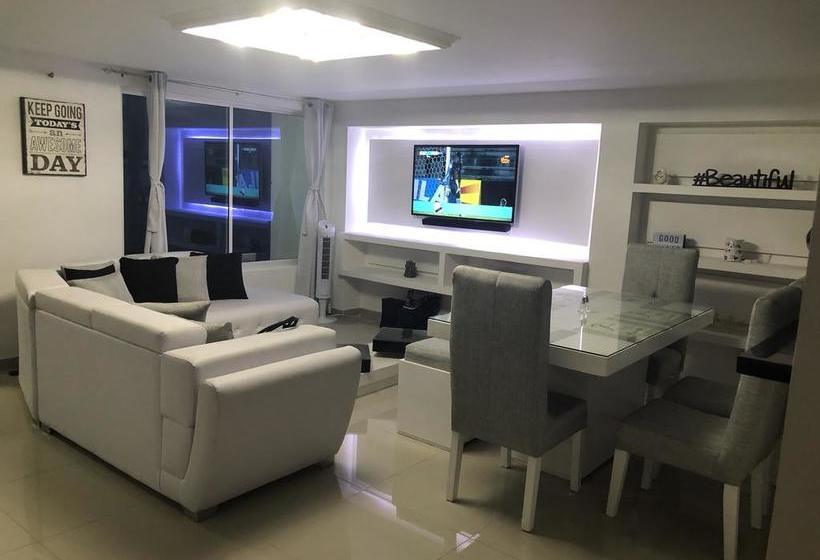 Sashii Hostel & Boutique