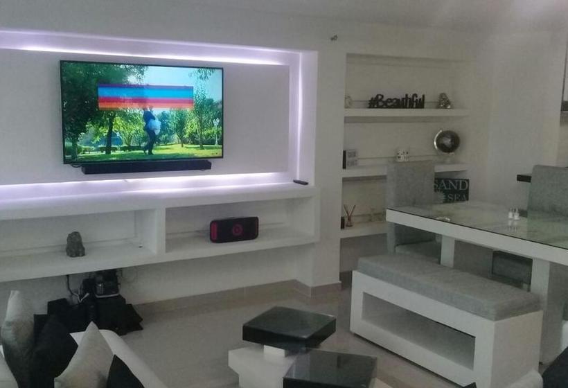 Sashii Hostel & Boutique