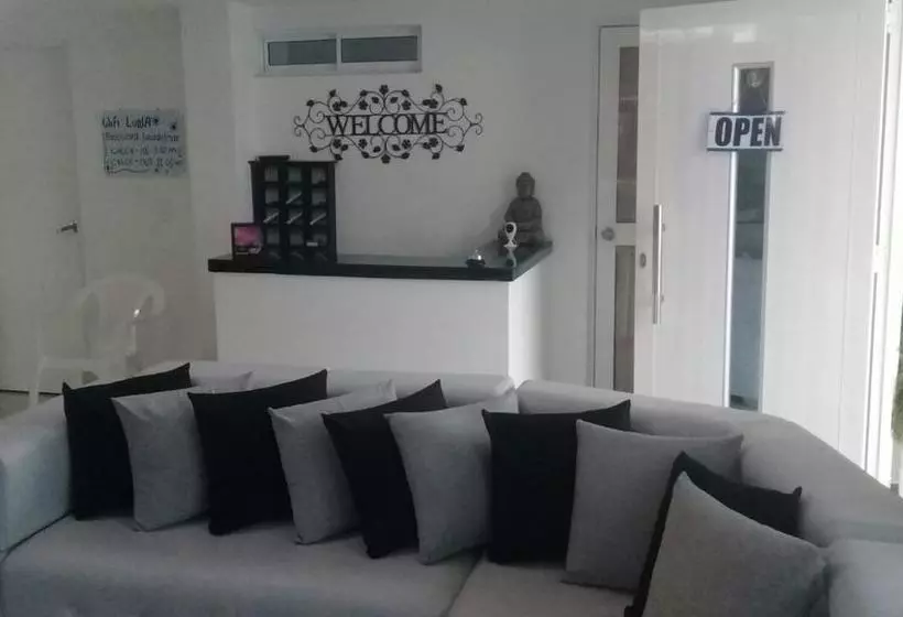 Sashii Hostel & Boutique