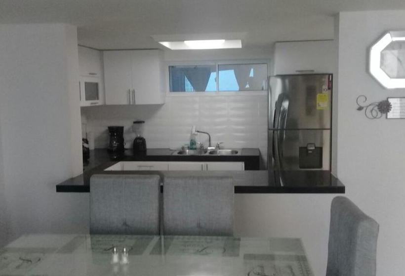 Sashii Hostel & Boutique