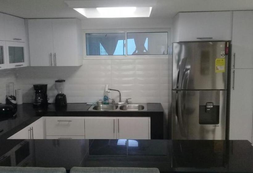 Sashii Hostel & Boutique