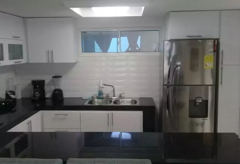 Sashii Hostel & Boutique