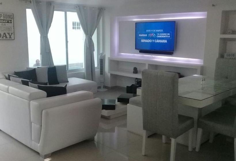 Sashii Hostel & Boutique