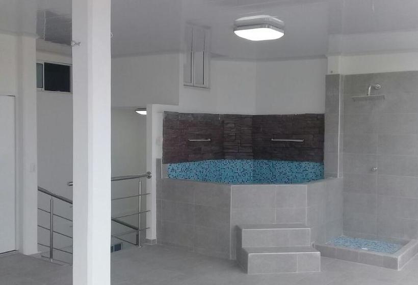 Sashii Hostel & Boutique