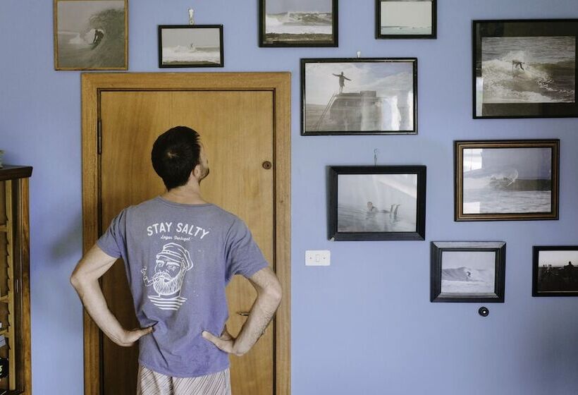 هاستل Salty Jackal Surf Camp