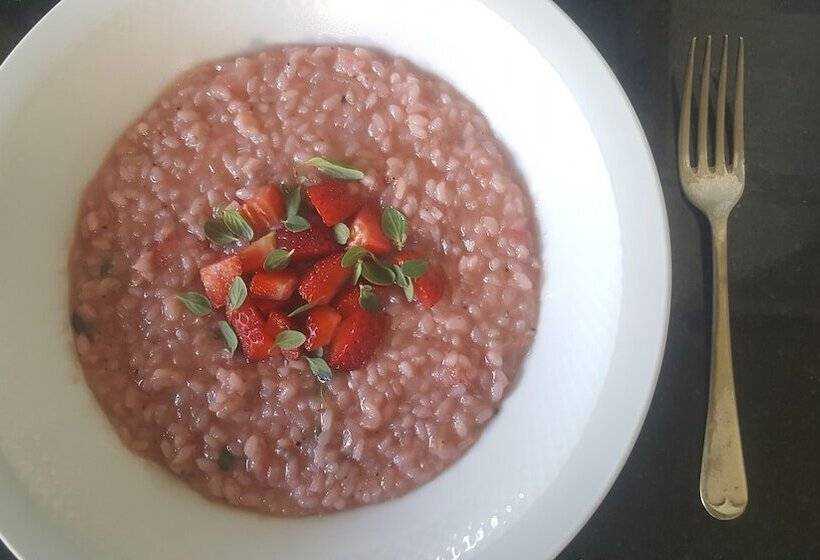 هاستل Salty Jackal Surf Camp